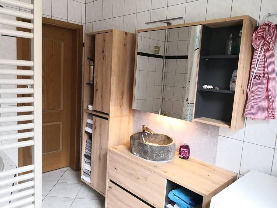 Erzgruen - Aktiv Und Entspannt Im Gruenen Apartment Zwoenitz Exterior photo
